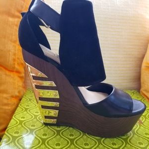 Beautiful Gianni Bini wedges